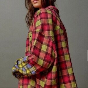 BDG Urban Outfitters One Way or Another Plaid Flannel Shirt Womens Medium Pink